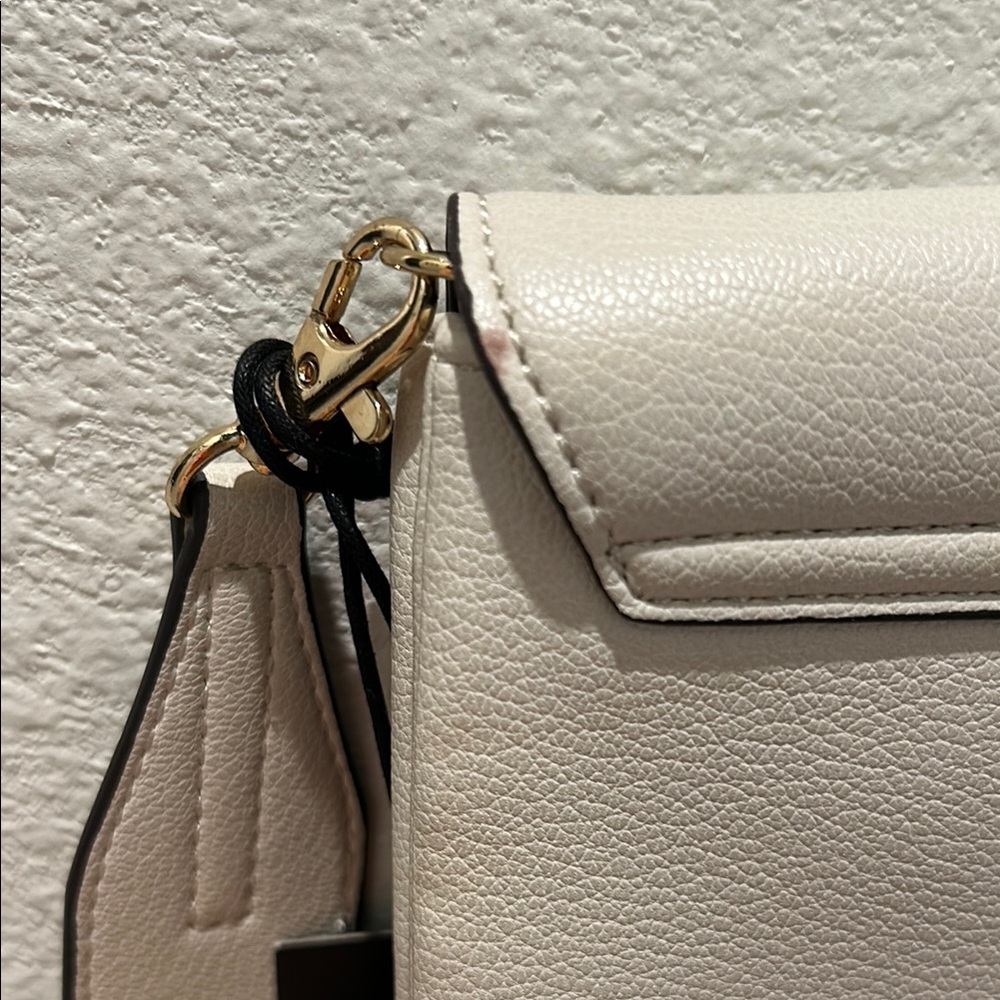 RACHEL ZOE Elegant Cream Crossbody Bag.
NEW!!!! - Picture 2 of 10